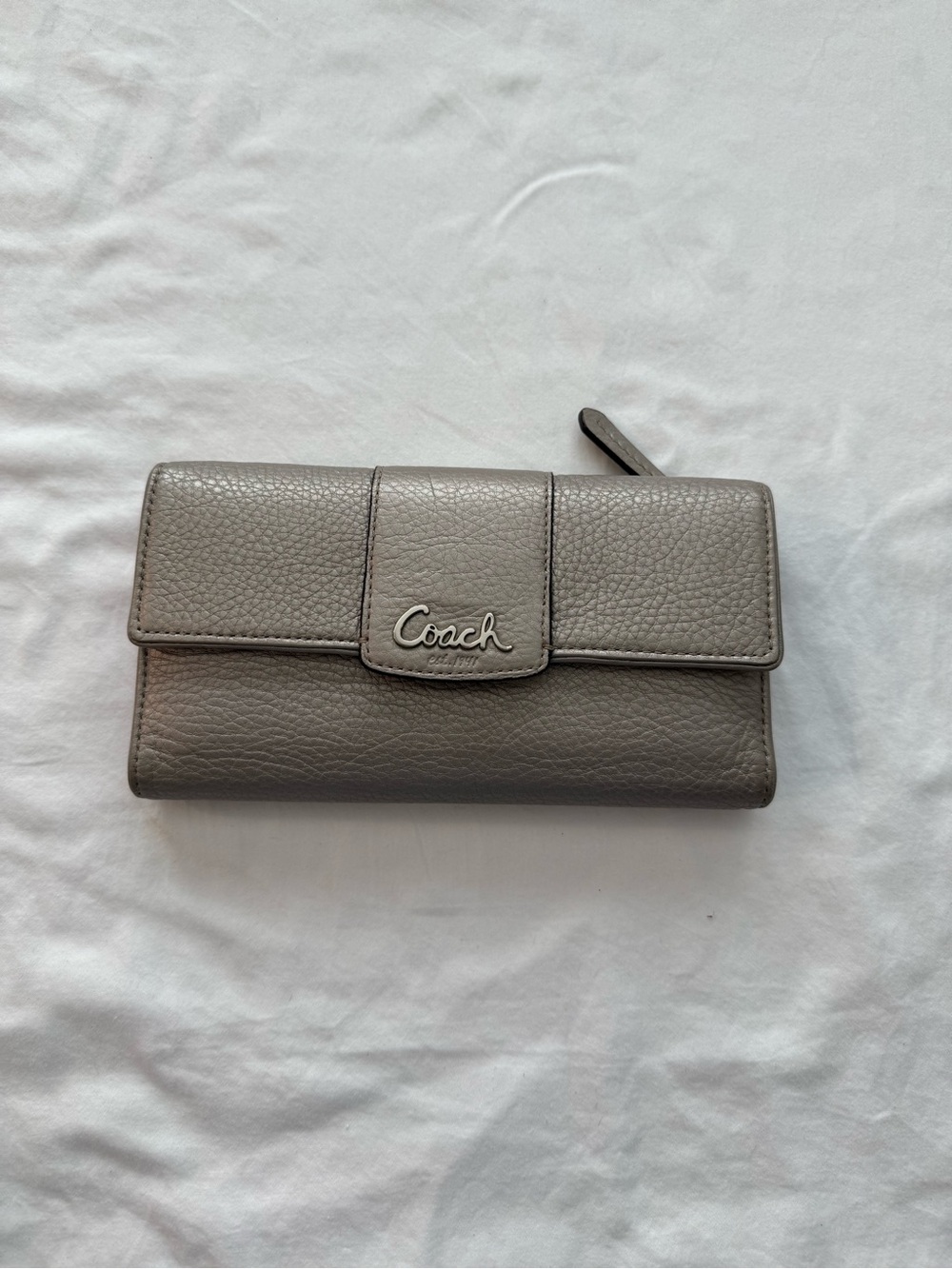 Coach Pebbled Leather Trifold Wallet in Silver Gray